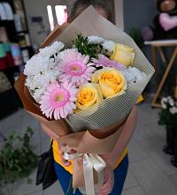 Букет цветов из:  Герберы, Розы и Хризантемы в Евлашево